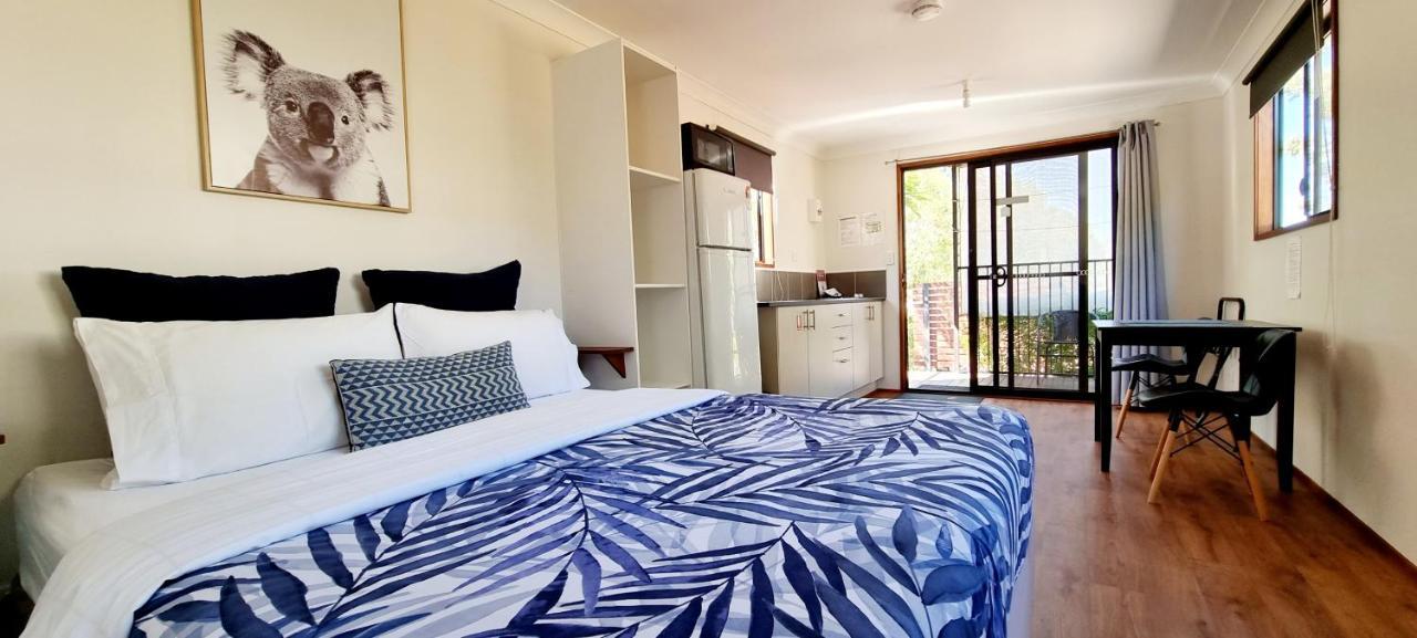 Hotel Mt Larcom Tourist Park Mount Larcom Exterior foto