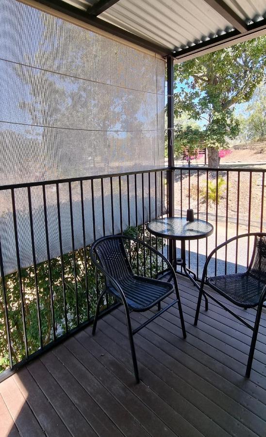 Hotel Mt Larcom Tourist Park Mount Larcom Exterior foto