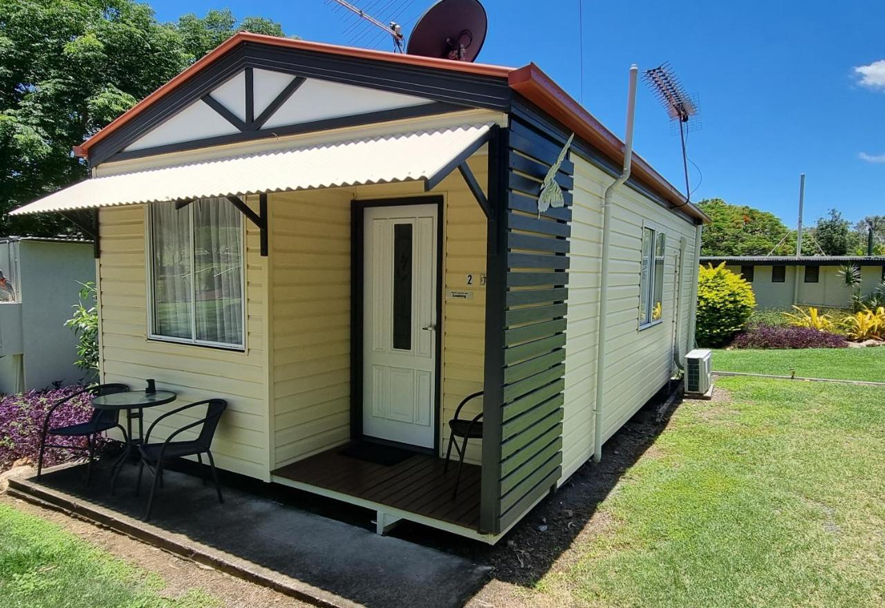 Hotel Mt Larcom Tourist Park Mount Larcom Exterior foto