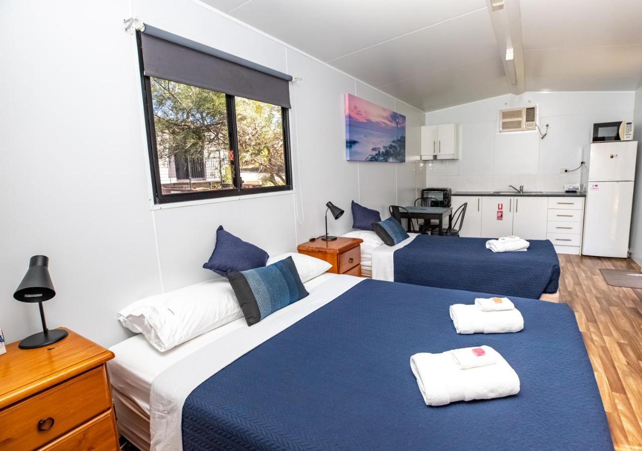 Hotel Mt Larcom Tourist Park Mount Larcom Exterior foto