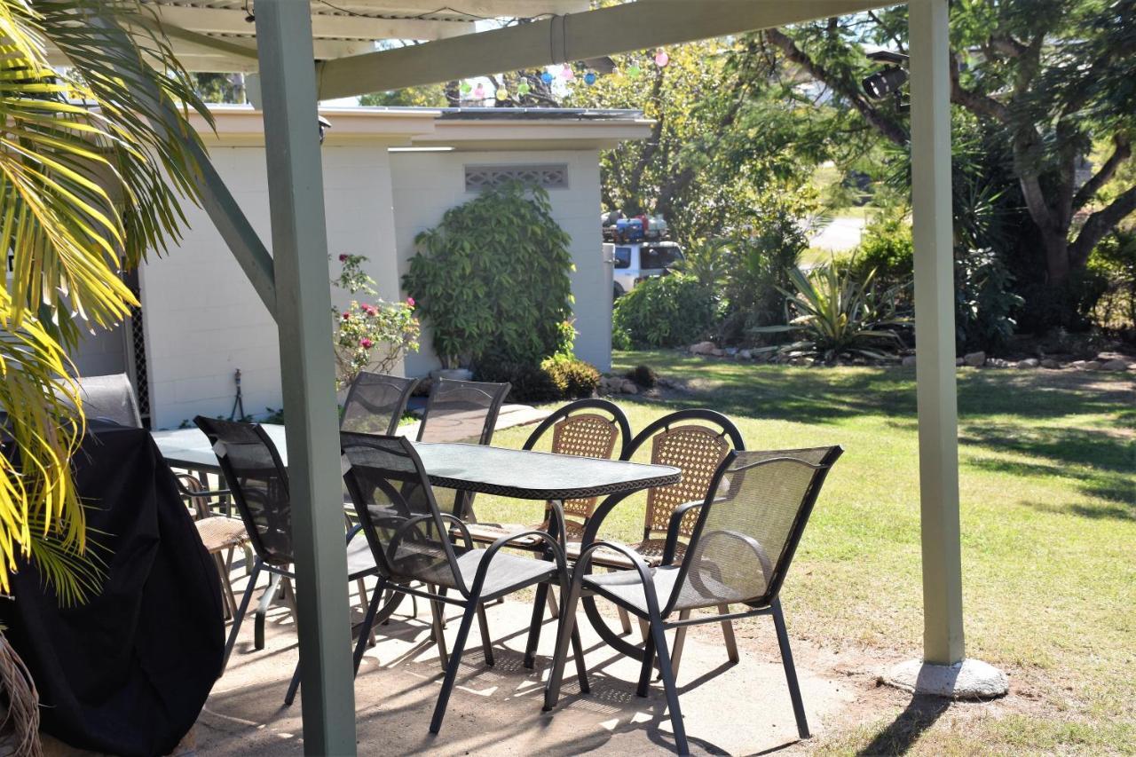 Hotel Mt Larcom Tourist Park Mount Larcom Exterior foto