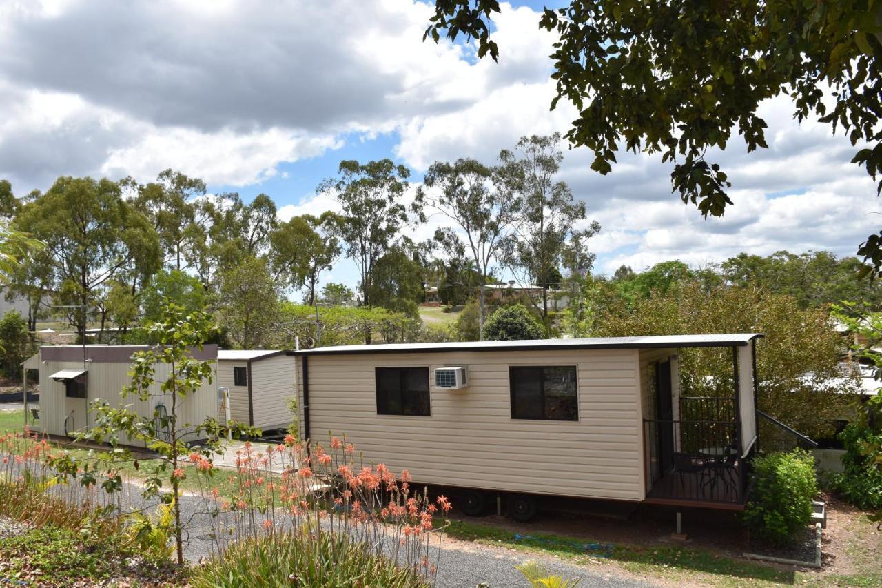 Hotel Mt Larcom Tourist Park Mount Larcom Exterior foto
