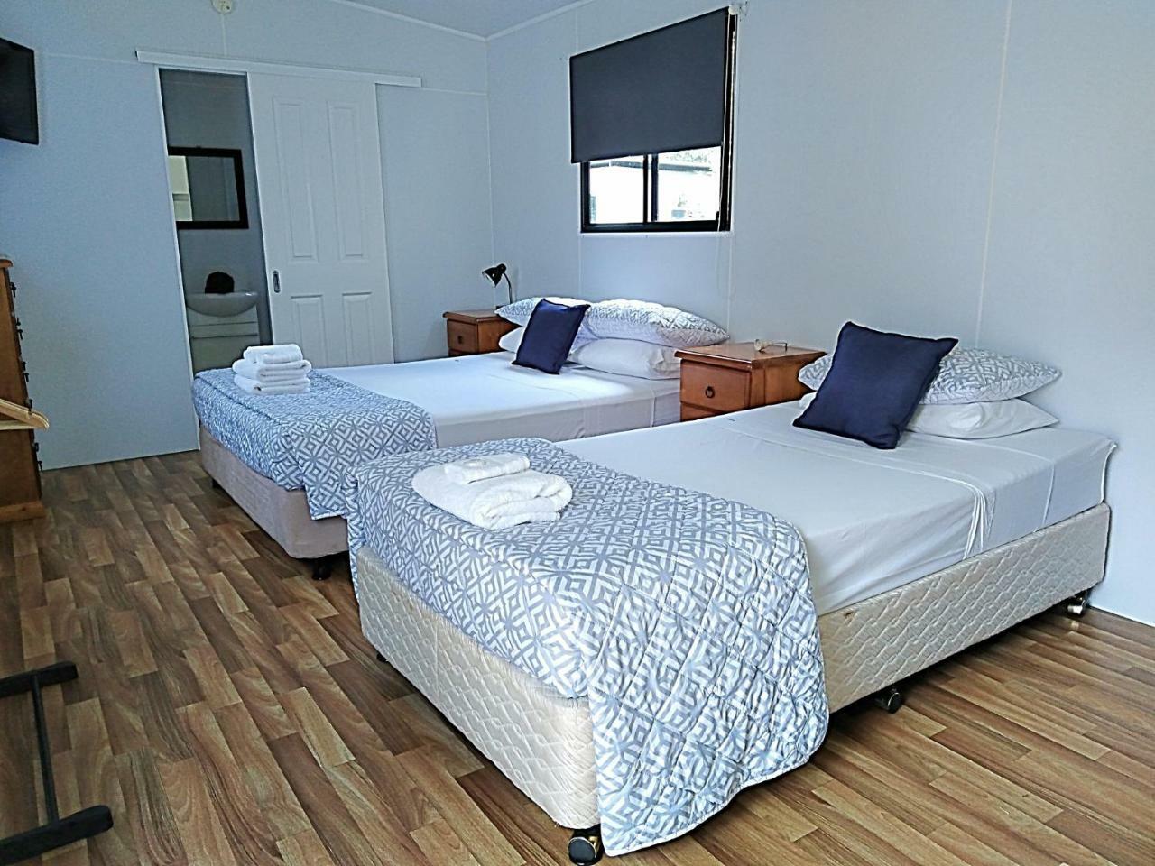 Hotel Mt Larcom Tourist Park Mount Larcom Exterior foto